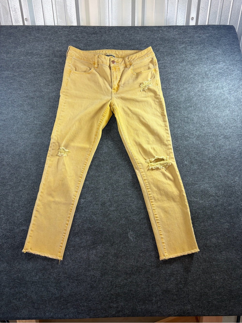 American Eagle AEO Denim Jegging Crop Super Super Stretch Size 10 Mustard